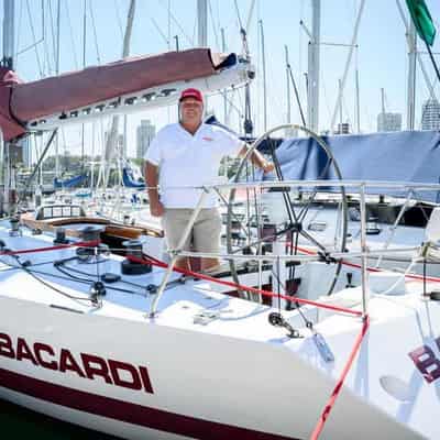 Bacardi recovers from $2 error to race Syd-Hob again