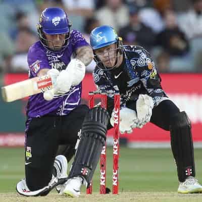 Hurricanes beat Strikers by 11 runs in BBL