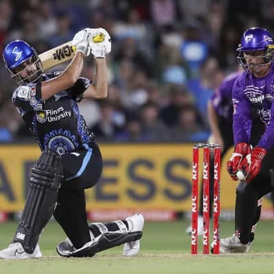Strikers captain blasts umpiring decision in BBL match
