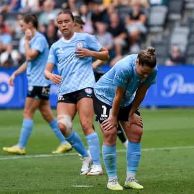 Leaders Melbourne City in double ALW penalty miss