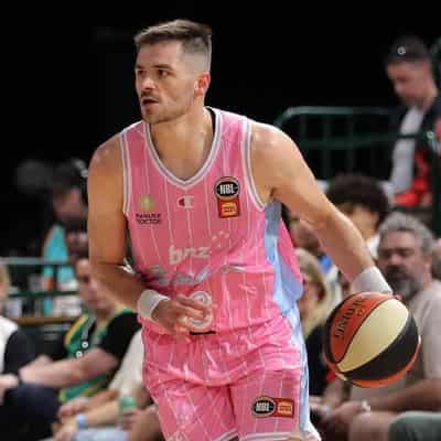 Breakers find their stride against tepid Taipans