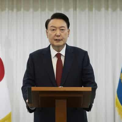 S Korea presidential aides offer to resign amid crisis