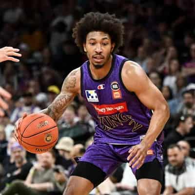 Adams inspires Kings to comeback win over Phoenix