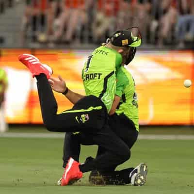 Bancroft, Sams taken to hospital during BBL thriller