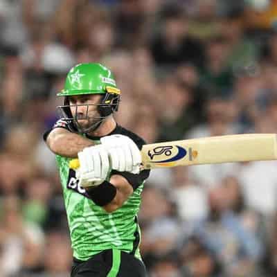 Maxwell, Cartwright steer Stars to BBL derby thriller