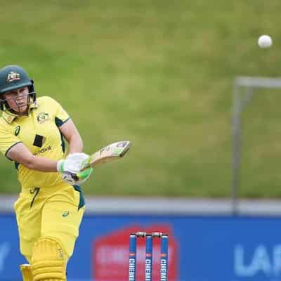 Rain denies skipper Healy wicketkeeping fitness test