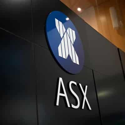 Aussie shares drop for second day but gain for week