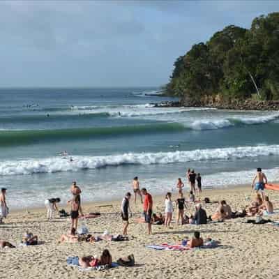 Tourists splash cash in Australia's holiday hotspots