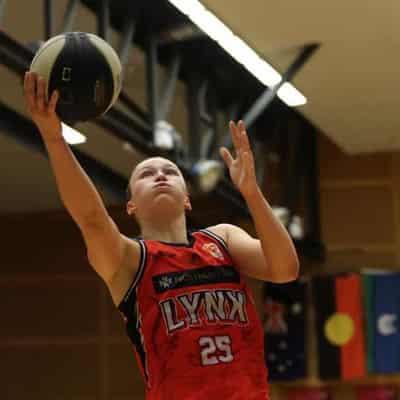 Lynx, Spirit win as race for WNBL top spot heats up