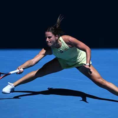 Navarro and Raducanu advance at Australian Open