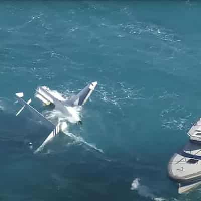 Seaplane tragedy pilot 'saved lives' with instructions