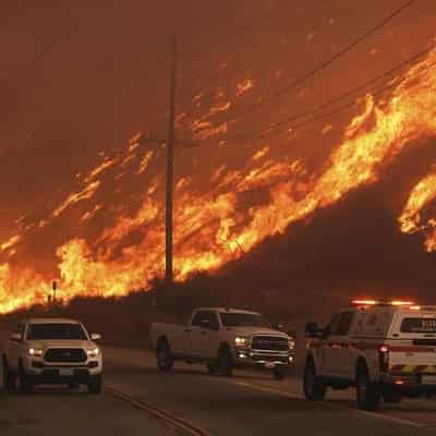 New wildfire near LA sees more than 31,000 evacuated