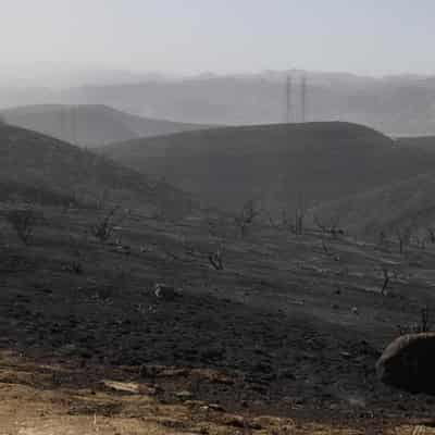 With rain in forecast, LA hopeful of firefight progress