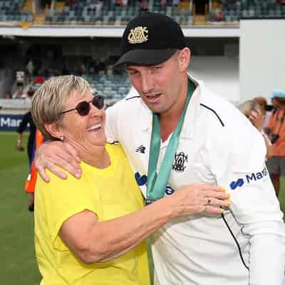 'Bronze for Betty': cricket great wants MCG statue