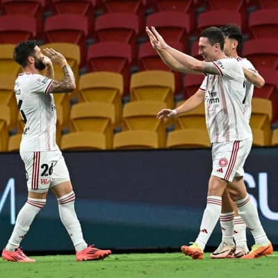 Wanderers prevail to continue Roar misery in ALM