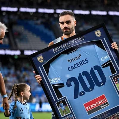 Wanderers coach laments referee calls in ALM derby draw