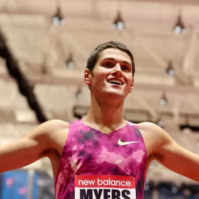 Australian Cam Myers continues record-breaking streak