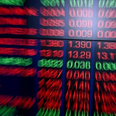 Banking, goldminers drag Aussie shares lower