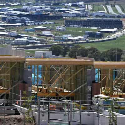 PM denies rate cut will impact election timing