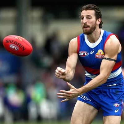 Bont hurt as Bulldogs beat Hawks in AFL pre-season