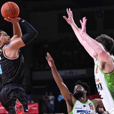 Hawks beat Phoenix in NBL semi-final opener
