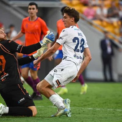 Victory secure point with late equaliser against Roar