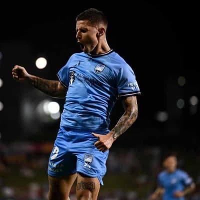 Slick Sydney stick the boot into struggling Macarthur