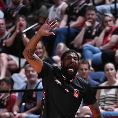 Hawks' Tatum in NBL ref stoush ahead of title series