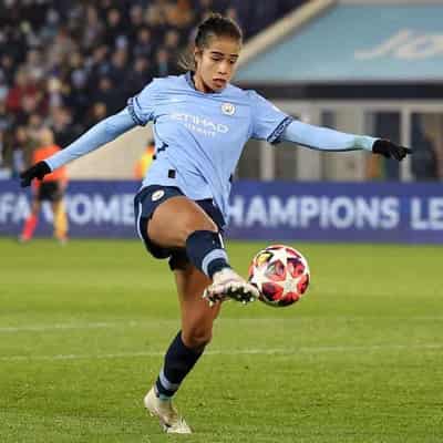 Fowler's City axe boss who signed her in cup final week