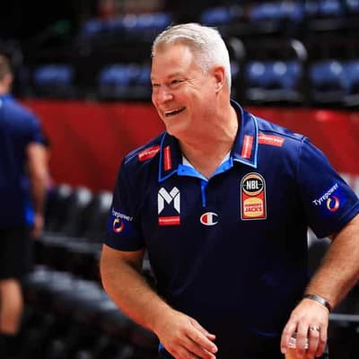 Vickerman comfortable with ref call that enraged Hawks