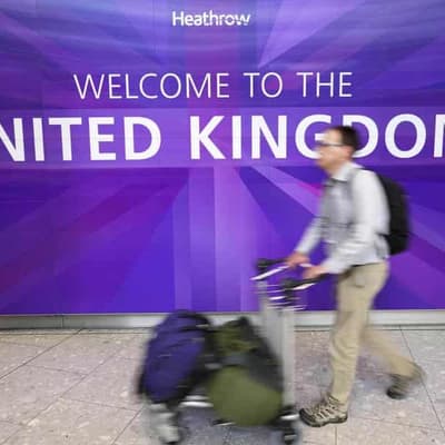 Heathrow reopens as airlines scramble after shutdown