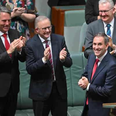 Taxpayers to get $10 a week cut in pre-election budget