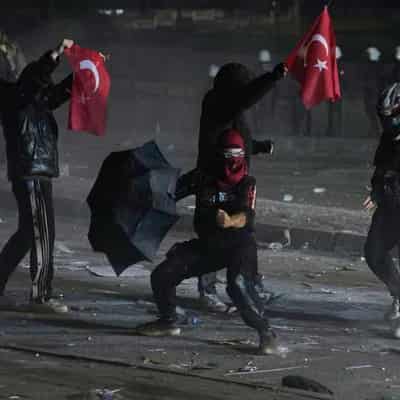 Turkey's opposition leader visits jailed Istanbul mayor