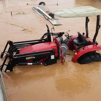 Flooding hits sodden state as outback town flees water