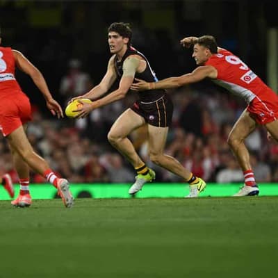 Hawks back Day as Bedford battle looms in Giants clash