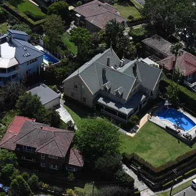 'Cautious' RBA on hold as election, tariffs threaten