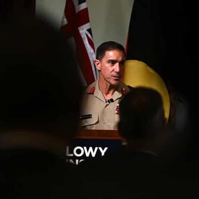 Top army brass diplomatically tiptoes over Signal use