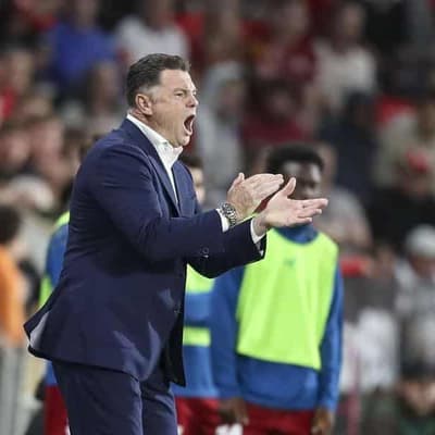 Under-fire Veart won't change how Adelaide play