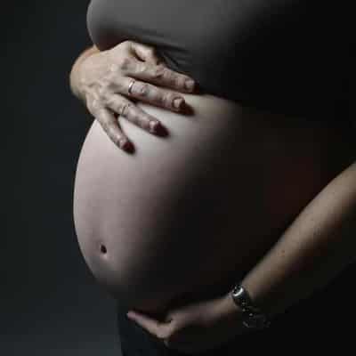Woman gives birth to stranger's baby after IVF bungle