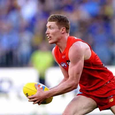 Rowell steers Suns past Kangas in AFL's Barossa debut