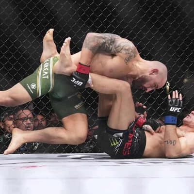 Volkanovski conquers adversity, wins second UFC title