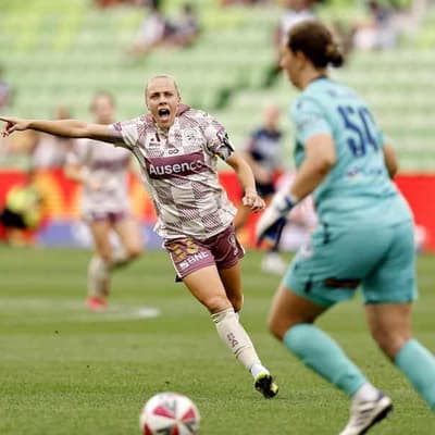 Matildas' Yallop injured as Victory beat Roar in ALW