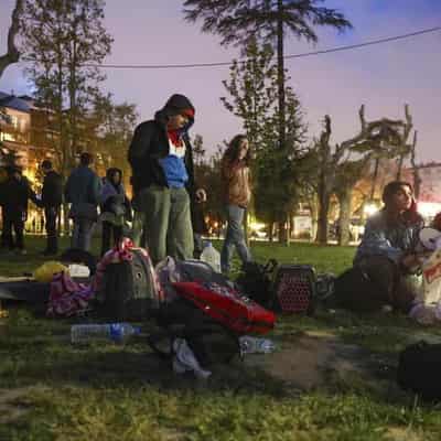 Istanbul residents spend night outdoors after quake