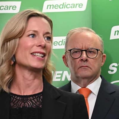 Political heavyweights tip scales in Labor's favour