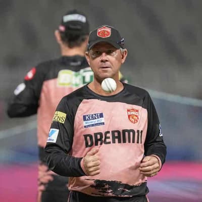 Ponting's 'beauty' shines again but rain ruins IPL fun