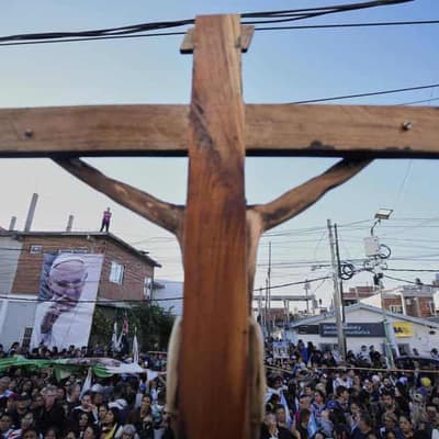 Emotional farewell for Pope Francis in his hometown