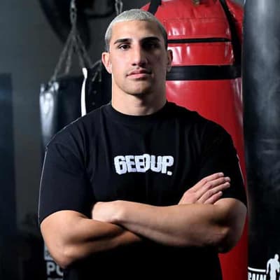 Huni, the boxer, fit and free for historic title charge