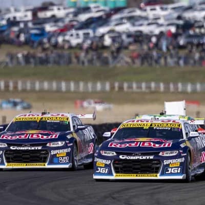 Broc Feeney sprints to Supercars lead with Tassie wins