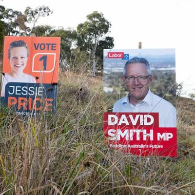 Major parties barely fend off independent challengers