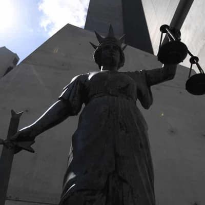 'Calculated' con man jailed after posing as builder